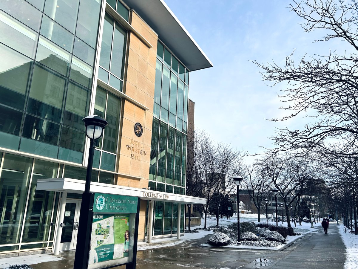 CSU_Vikings's tweet photo. Snowy days at Cleveland State University are back, and so are our classes! Today, we are welcoming the students back on campus and trying to stay warm! ❄️ ☃️ 💚 #WinterinCLE https://t.co/J6j9lg0w0R