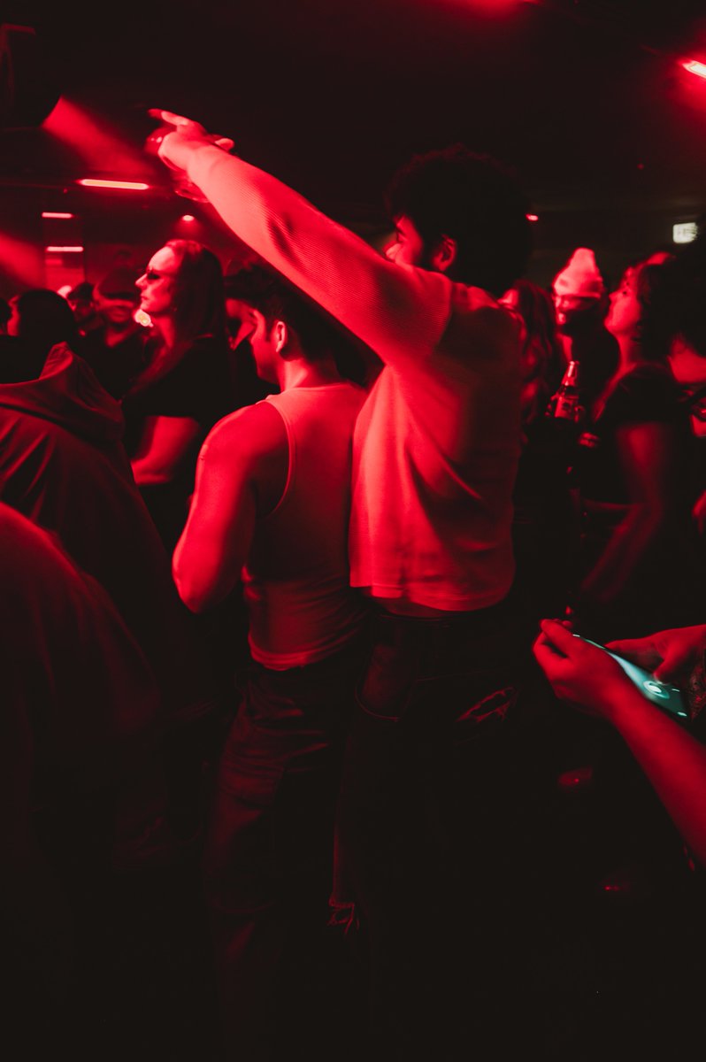 Smoke and Mirrors Chicago tweet media