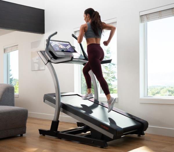 EvolutionAust's tweet image. Special Offer Alert! 📣 Get ready for 2024 with our treadmills - now with exclusive discounts and free installation. Start your journey towards a #healthylife , happier you today! tinyurl.com/2bft9ncd