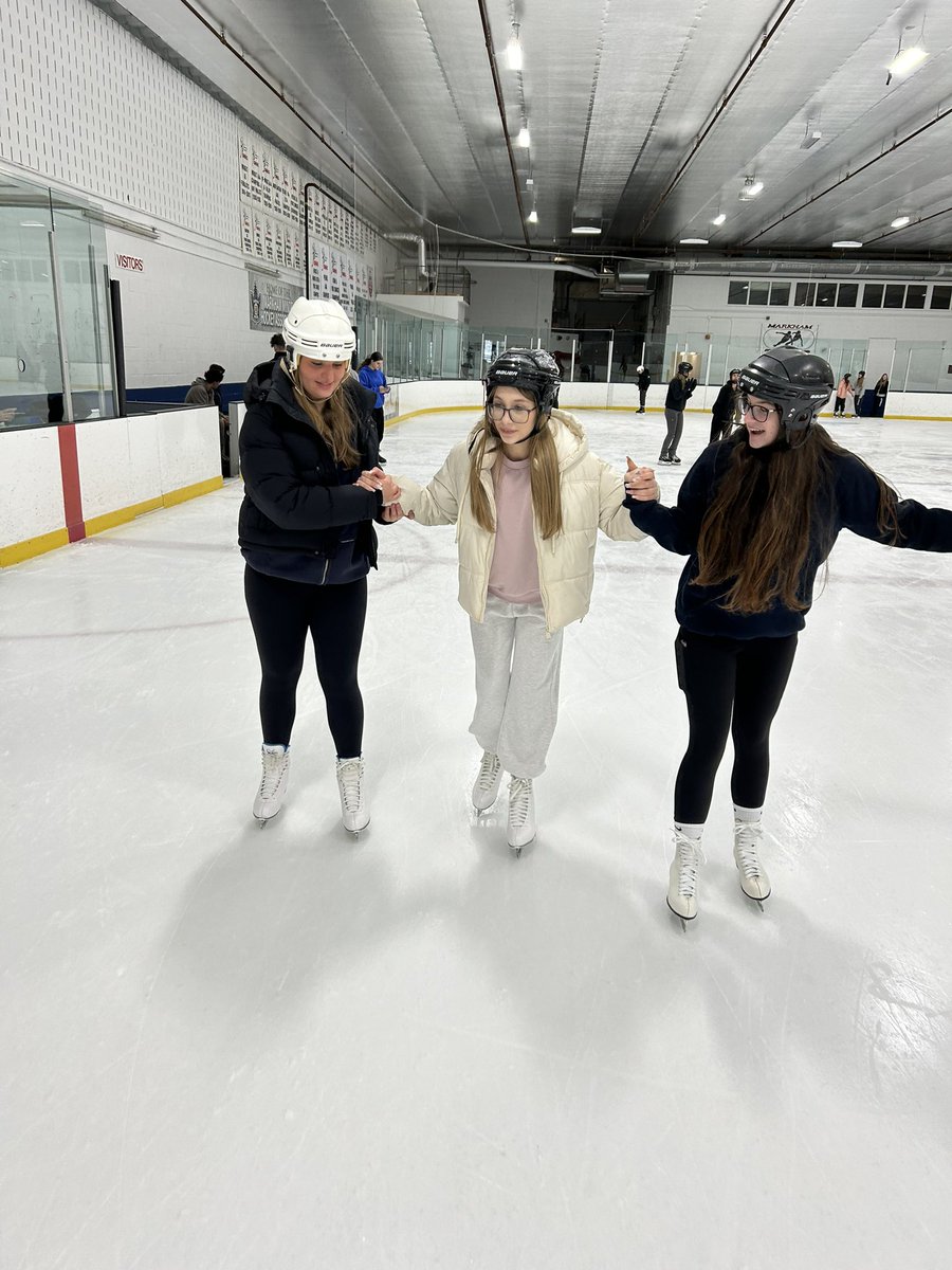 Scenes from day 2 of our Outdoor and Experiential Education field trip! Grade 12 leadership students @SBAtoday and period 2 phys Ed students took part in some skating instruction and had time to refresh their skating skills!