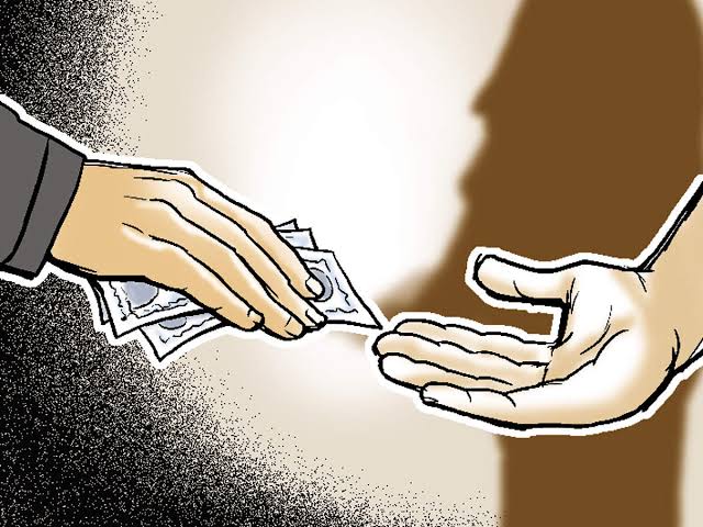 Maimonides100's tweet image. Corruption, Nigeria's very own pandemic. When will we finally  develop a vaccine?