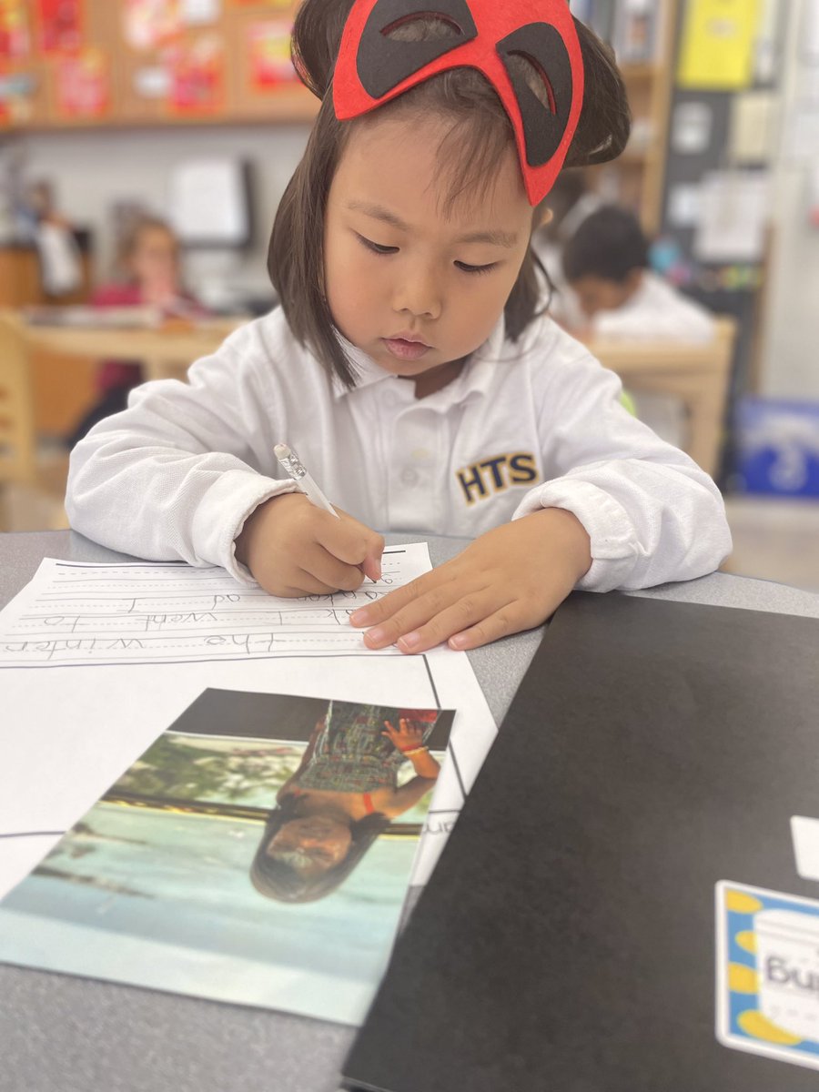 HTS_Kindies's tweet photo. Ask us about using photograph’s for our #narrative stories during Writer’s Workshop. 📝🔎📸 #narrativewriting #winterbreakwriting #writersworkshop #dailywriting #writingfolders #BetterTogether❤️ @ConnieRanieri @HTSRichmondHill https://t.co/uf7Si6V2c9