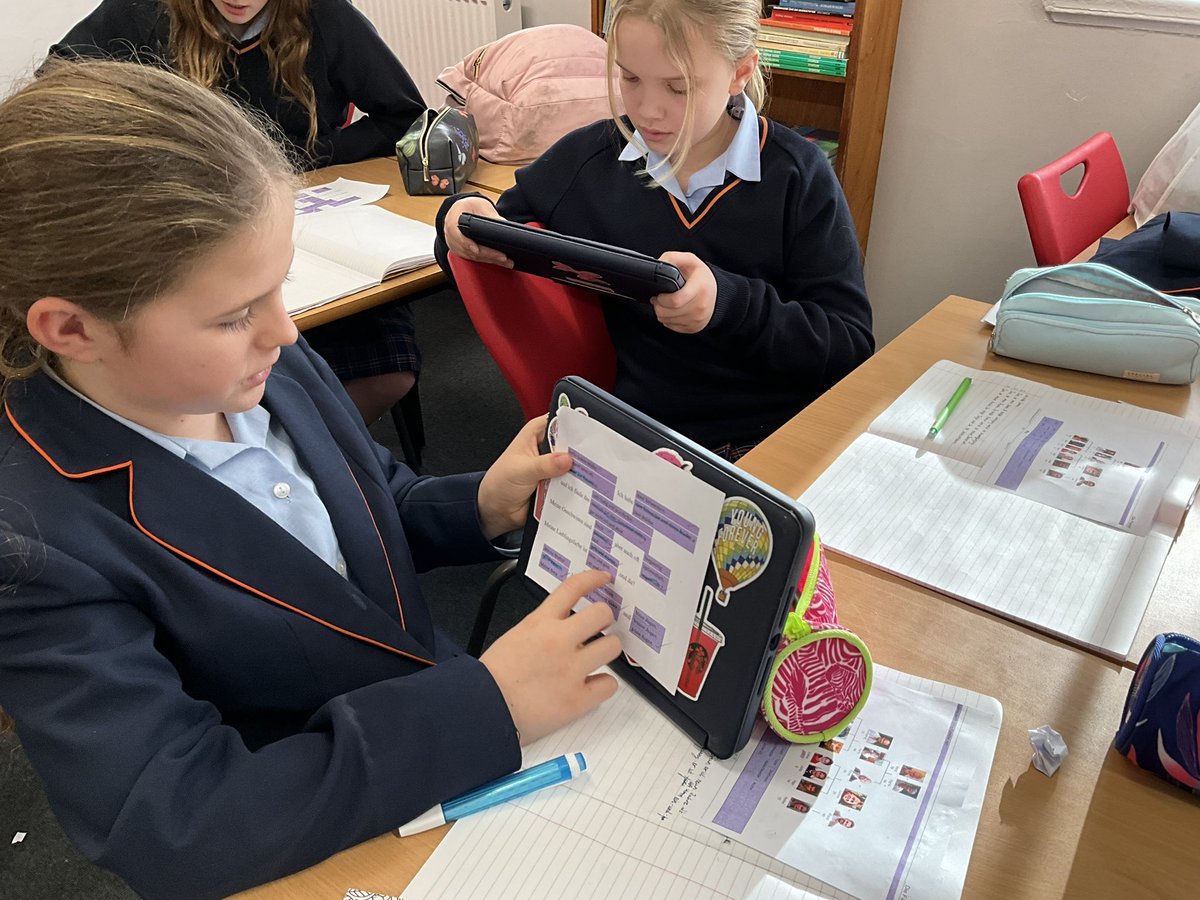StSwithunsMFL's tweet photo. Our L4 German classes really enjoying different language games to strengthen recall of vocabulary on the topic of family descriptions. ‘Trap door’ and ‘Quiz Quiz Trade’ are favourites! #WeloveGerman #WeloveMFL #ItsWhoWeAre https://t.co/x9WcRponDU