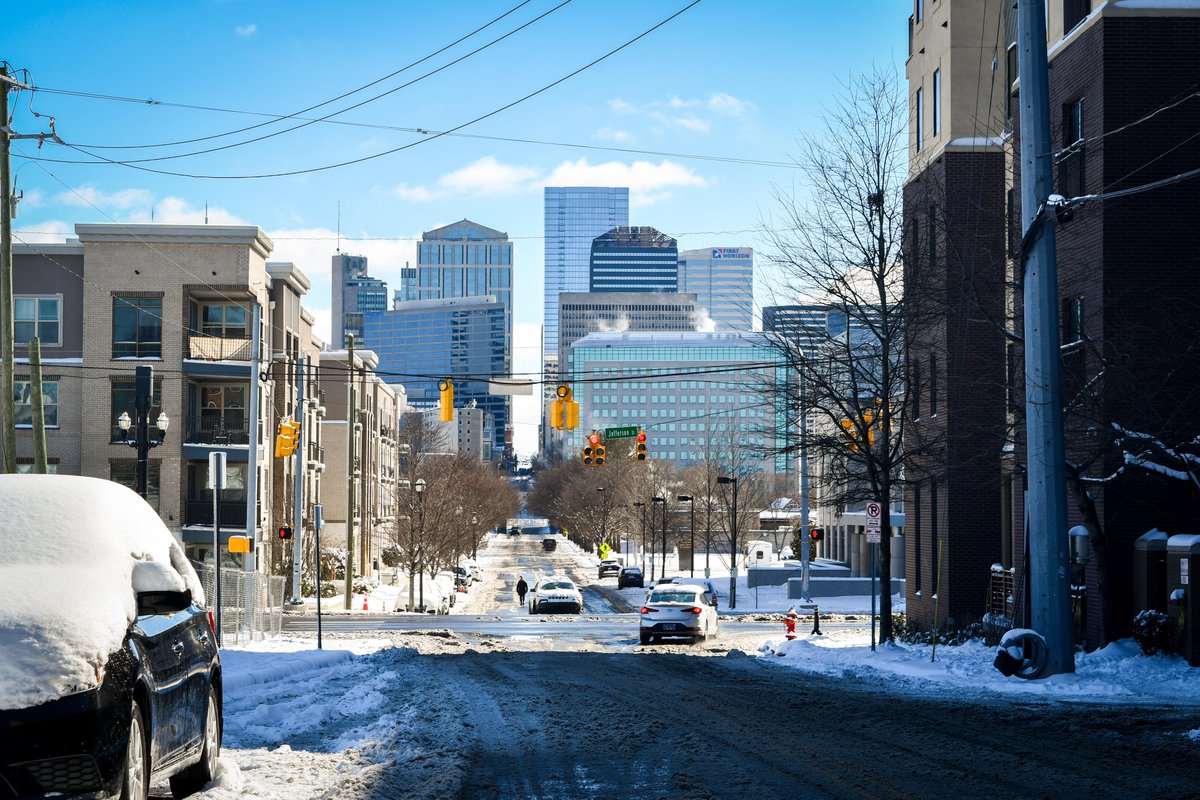Snowy (but sunny) scenes aross #Nashville as the area digs out from a massive snowstorm.