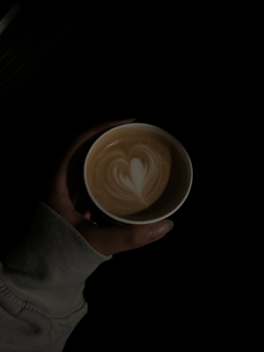 ra67ghad's tweet photo. أبعتذر.. عن كل شيء.. 
إلا الهوى… ما للهوى عندي عذر… 
أبعتذر.. عن أي شي…
#بدر_عبدالمحسن https://t.co/IdMCwGaK90
