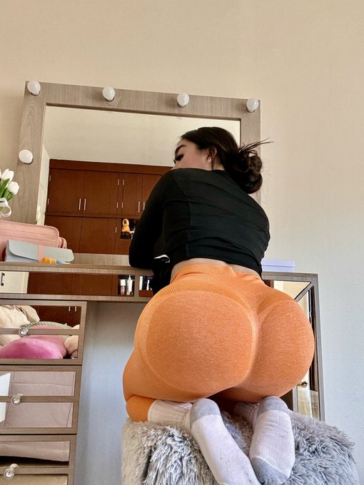 🧡🍊 https://t.co/YXXIro554q