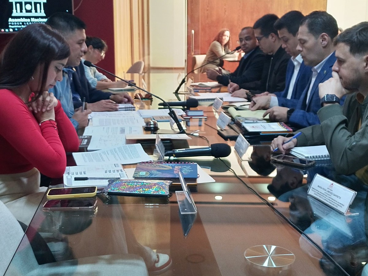 🇻🇪⚖️ <a href="/Asamblea_Ven/">Asamblea Nacional 🇻🇪</a> instaló comisión que investigará despojo de <a href="/CITGO/">CITGO Petroleum Corporation</a> | Red Radio ®
#TransformarPorElFuturo
Sigue leyendo ➡️ redrad.io/hgfk