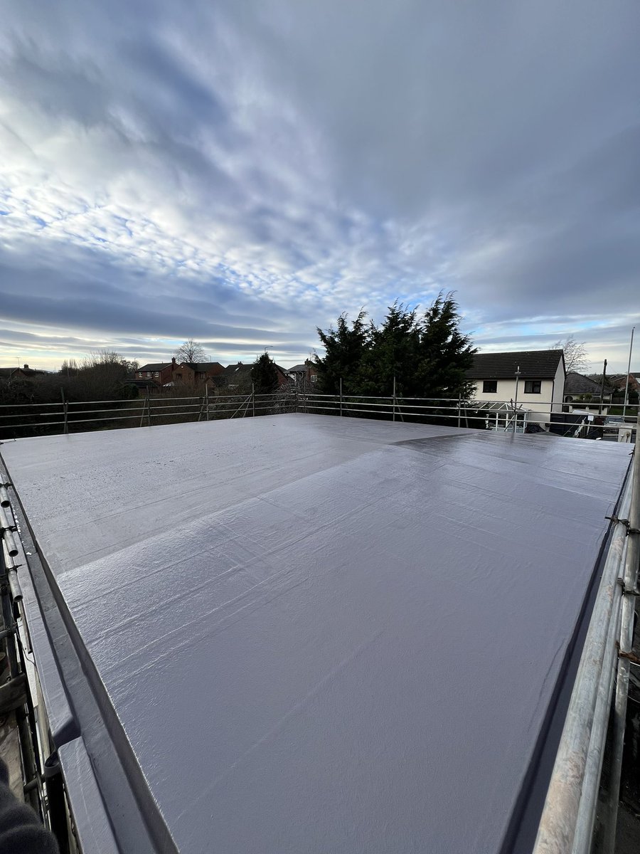 Polyroofnw's tweet photo. Lads have grafted hard and Completed today, with zero disruption to every day operations at Ewloe social club, thermal upgrade and new roof surface using @PolyroofLtd protec system https://t.co/f3FL4CHtfq https://t.co/NsZKEqq6HF