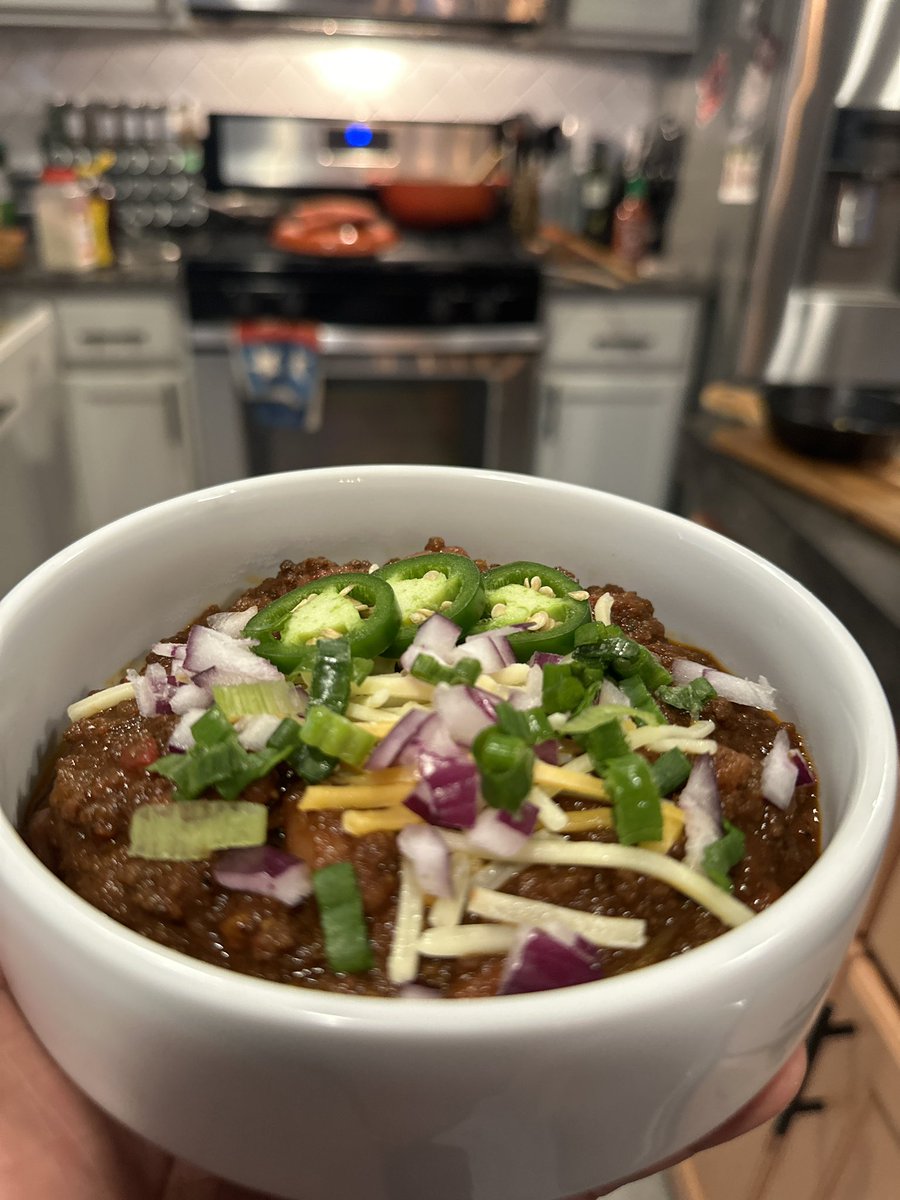 trentjgourmet's tweet photo. Bison Chili for lunch.
Iβm a pretty dope person to be stuck in the cold with.
#chili #texas #bisonchili #houstonchef https://t.co/yXPSc1DQT7