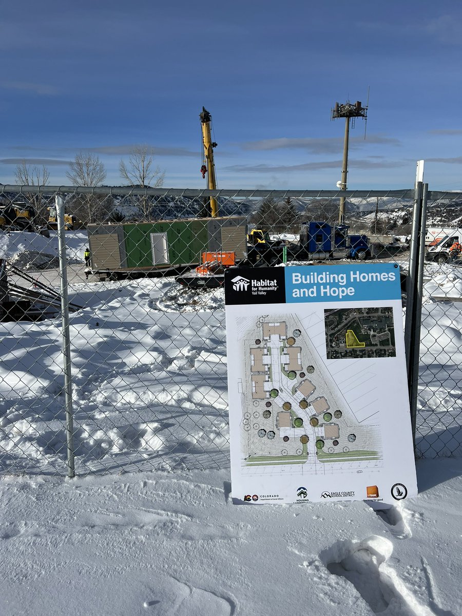 HabitatVail's tweet photo. Thanks to all who joined to celebrate 🎉 craning in at 3rd Street. We are grateful to our partners who made it possible for us to create innovative incremental homeownership opportunities for our community. @EagleCounty @EagleCOSchools @TownofEagleCO @StateofColorado #coleg https://t.co/9RKPOhFnCt