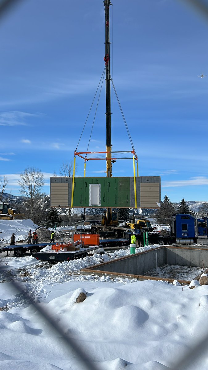 HabitatVail's tweet photo. Thanks to all who joined to celebrate 🎉 craning in at 3rd Street. We are grateful to our partners who made it possible for us to create innovative incremental homeownership opportunities for our community. @EagleCounty @EagleCOSchools @TownofEagleCO @StateofColorado #coleg https://t.co/9RKPOhFnCt