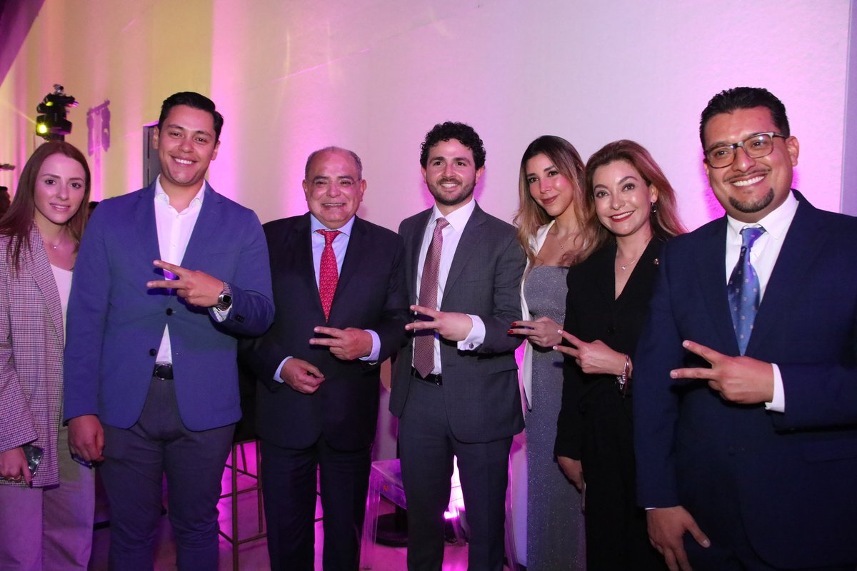 Milo_barrera's tweet photo. Les presentamos “Invest In Puebla” la marca que nos acompañará en nuestra promoción internacional y la búsqueda de nuevas inversiones. 

Acción del Gobernador @SergioSalomonC como parte de su “Estrategia de Promoción Internacional y Atracción de Inversiones”, que nos pondrá en lo más alto.