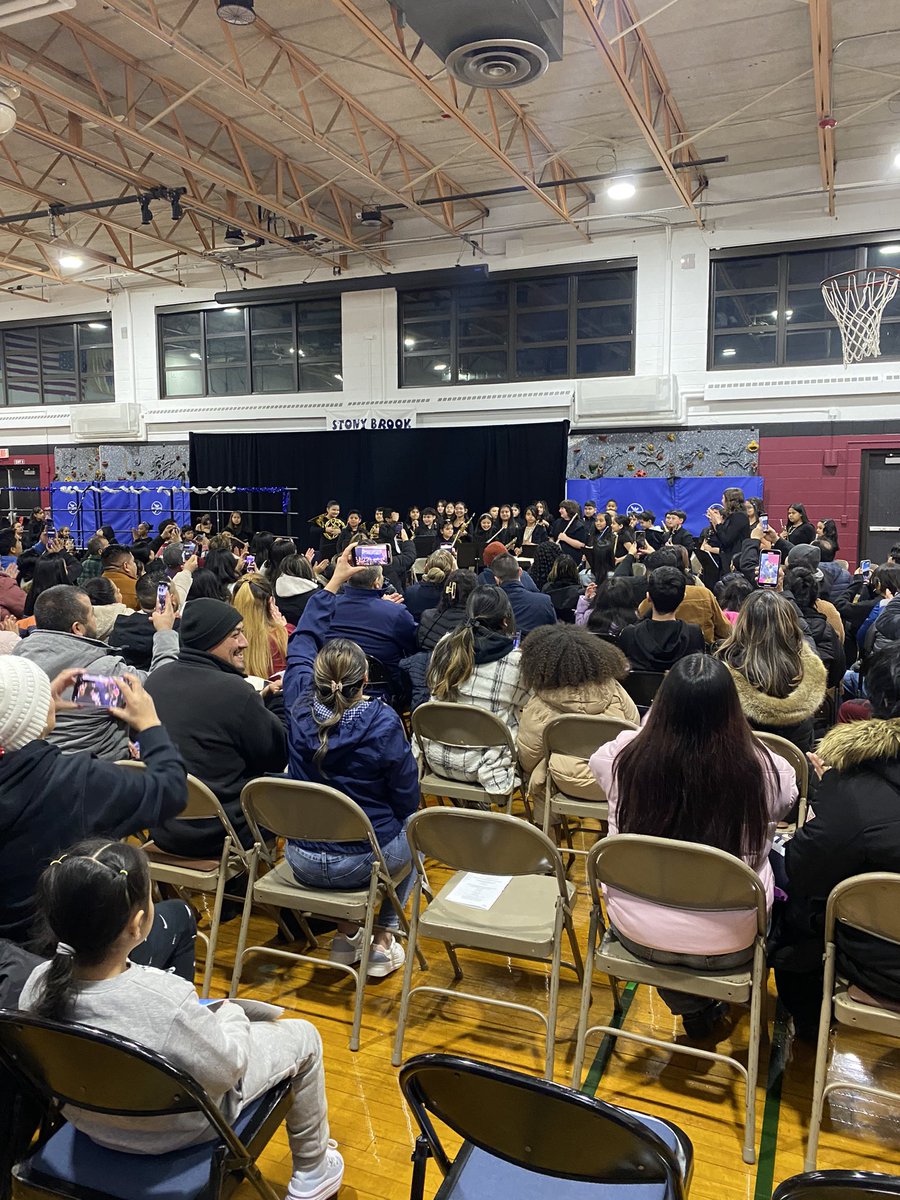 Winter Concert @NPSD_StonyBrook great work to <a href="/NPMusic_MsTews/">Natalie Tews</a> ! You know at SBS we love a good theme! Right on brand w the weather! ❄️
