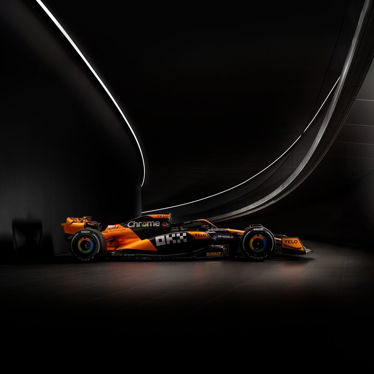 wbuxtonofficial's tweet photo. For anyone who didn’t quite see what my @McLarenF1 post was talking about, it does require a historical reflection to the 80s/90s. The angles and segments are perfect. What once was white and red is now black and orange. (Excuse the quick colouring in job). Love it. https://t.co/XYJsKpewCW