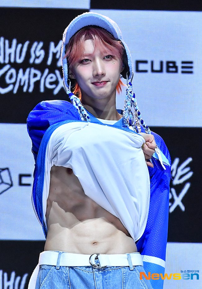 iconickpopboys's tweet photo. 2835. Hui / PENTAGON https://t.co/b9fRwtsbZ5