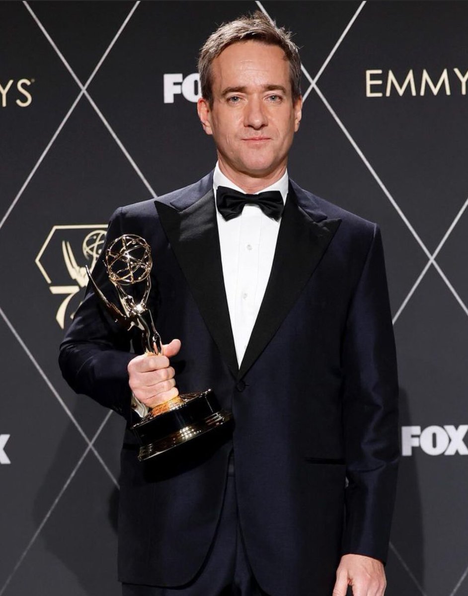 Guapazos's tweet image. #Emmys #MatthewMacfadyen