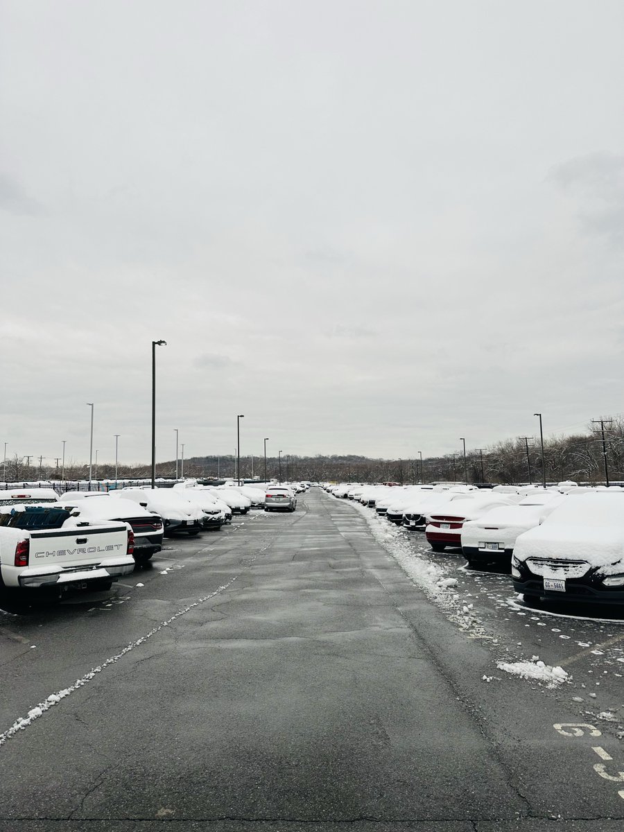 DCDGS's tweet photo. Snow or shine, our crews are dedicated to supporting DC Government operations. Safety and access to services matter to us, and we’re answering the call!
📸 DPW Blue Plains Lot
#WinterReadyDC #DGSMaintainsDC https://t.co/vUhSNei3Yi