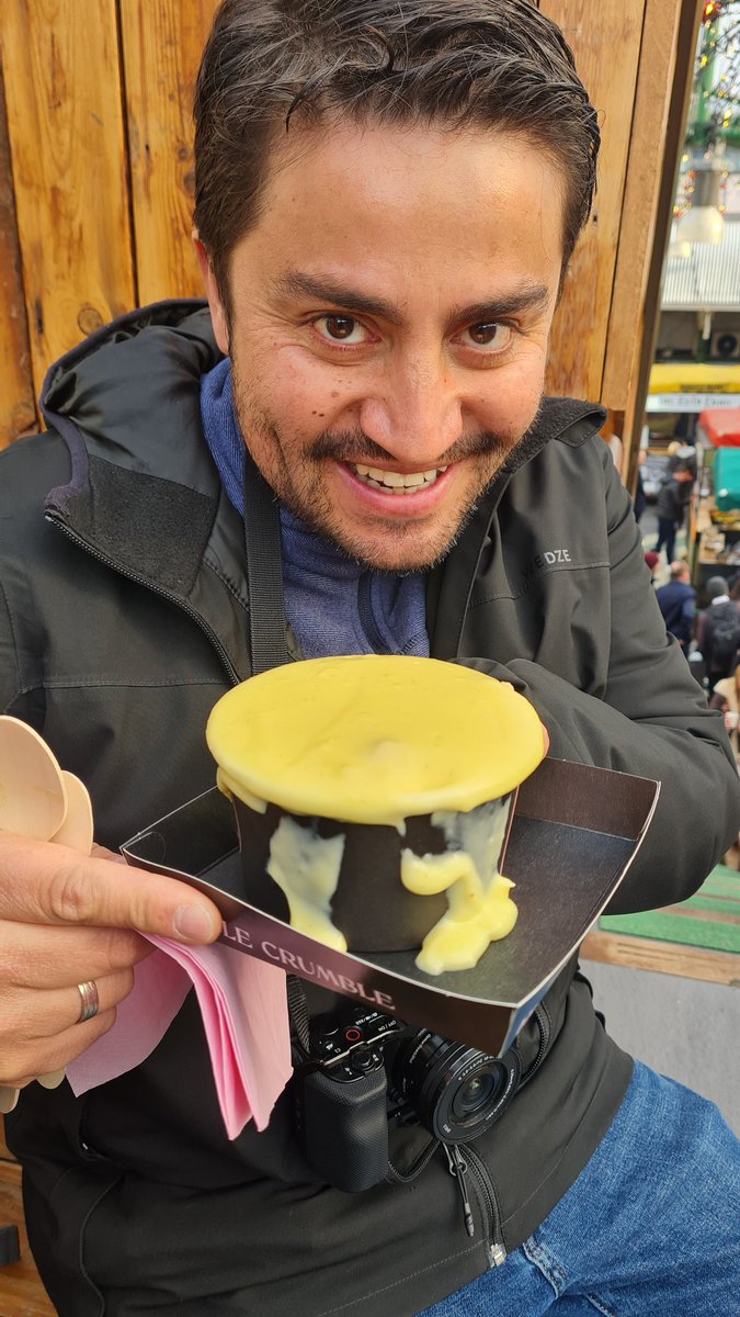 DeAndariegos's tweet photo. Sabias que el #Crumble surgió ante la escasez de alimentos durante la segunda guerra mundial y hoy es uno de los #postres preferidos de los #Britanicos https://t.co/kJLckfqGJD