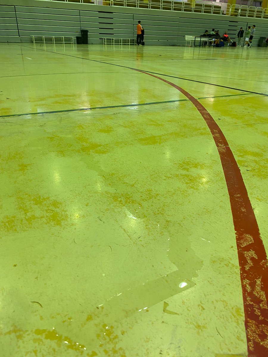 TrepalioFS's tweet photo. A por una nueva jornada de entrenamientos...
🤽🏾🤽🏾🤽🏾🤽🏾
😠😫😪
Pabellón del Hispánico #leonesp https://t.co/YZDM3hkpJB