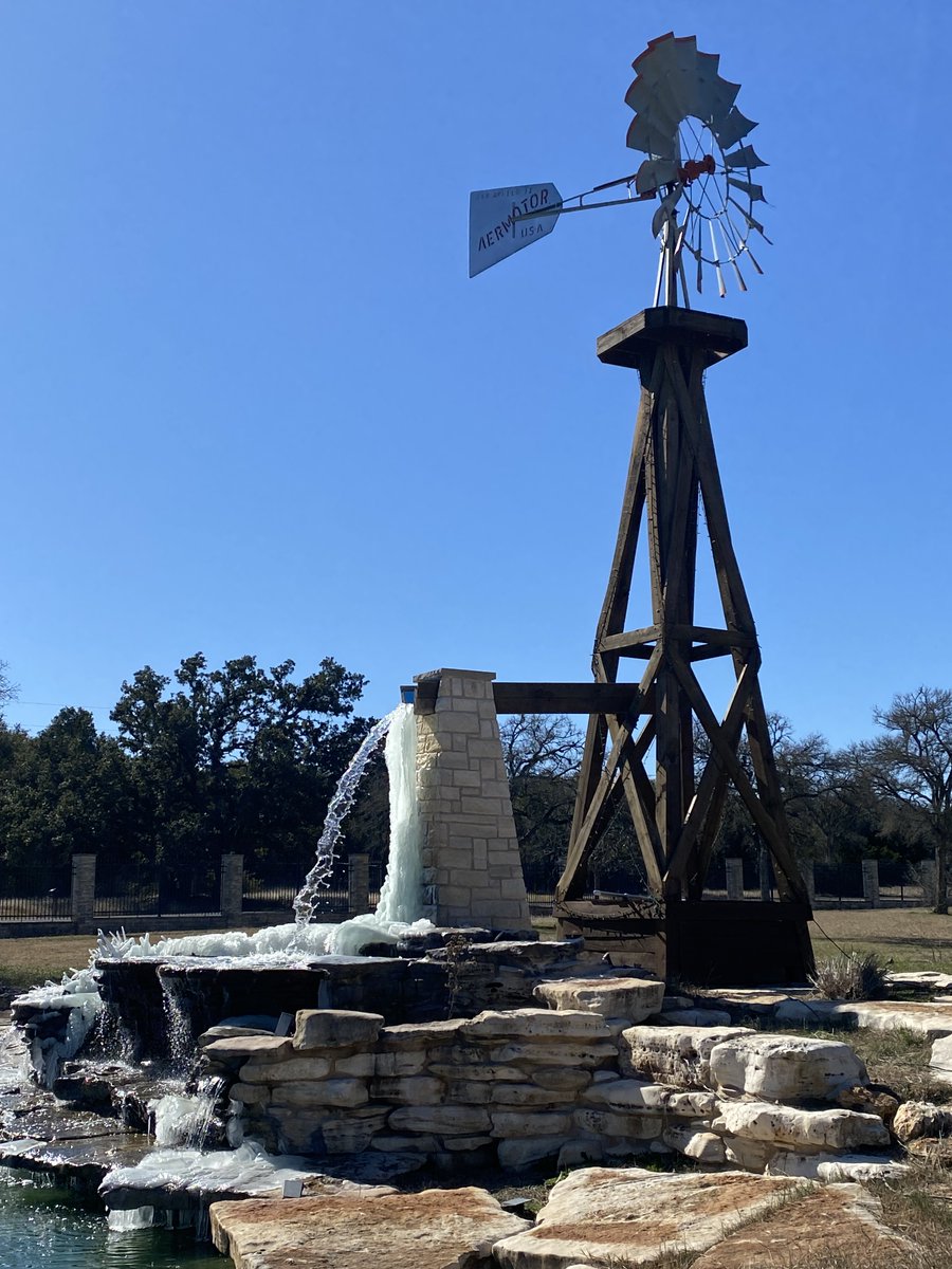 InspiredPDG's tweet photo. It. Is. Cold. 🥶 Can we go back to complaining about how hot it is already?! Although, we are being spoiled with sunshine today🌞Let's see some of the beautiful cold pics😍

#inspiredproducts #icy #nature #texas #texasweather #coldweather https://t.co/6f5R5MEhnI