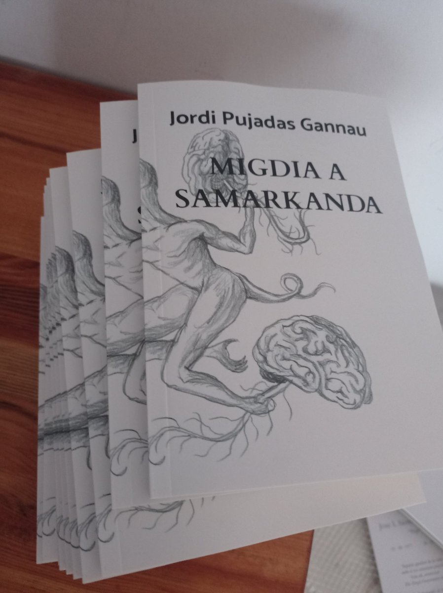 pujadas_jordi's tweet photo. Ep!! He de donar una notícia important als 42 seguidors que tinc.
Després de molt temps dubtant entre deixar que la humanitat continuï enfonsant-se, o salvar-la, m'he acabat decidint. I m'he dit: Vingaaa va, la salvarééé, publicarééé el meu lliiibre... https://t.co/A021bpWGV9