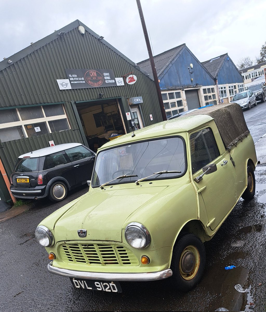 crm_auto's tweet photo. Mini pickup in for a check over and a new exhaust. https://t.co/J5INeiCZZF