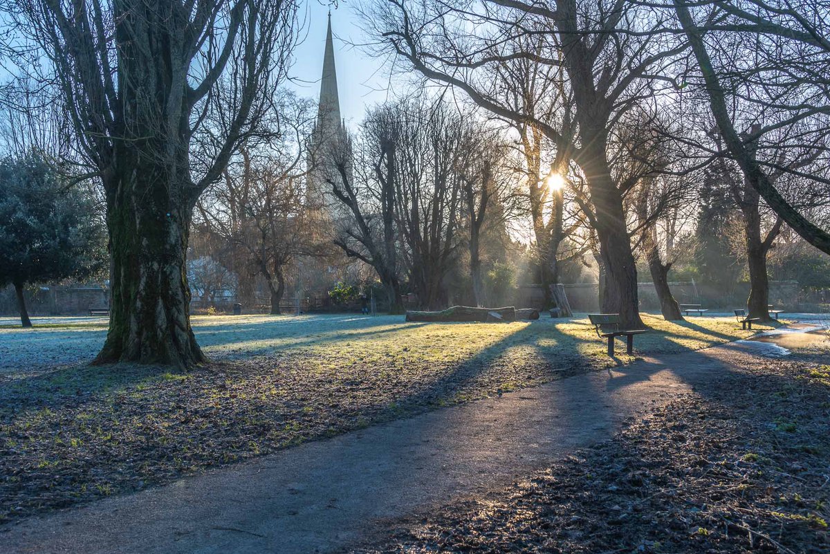 BeachBramble's tweet photo. Frosty walks..and swimming 🥶
#salisbury #wiltshire #bbcweather #bbcsouth
#frost #snow #jackfrost #walkbritain #walkforwellbeing https://t.co/5ePL29ht0D