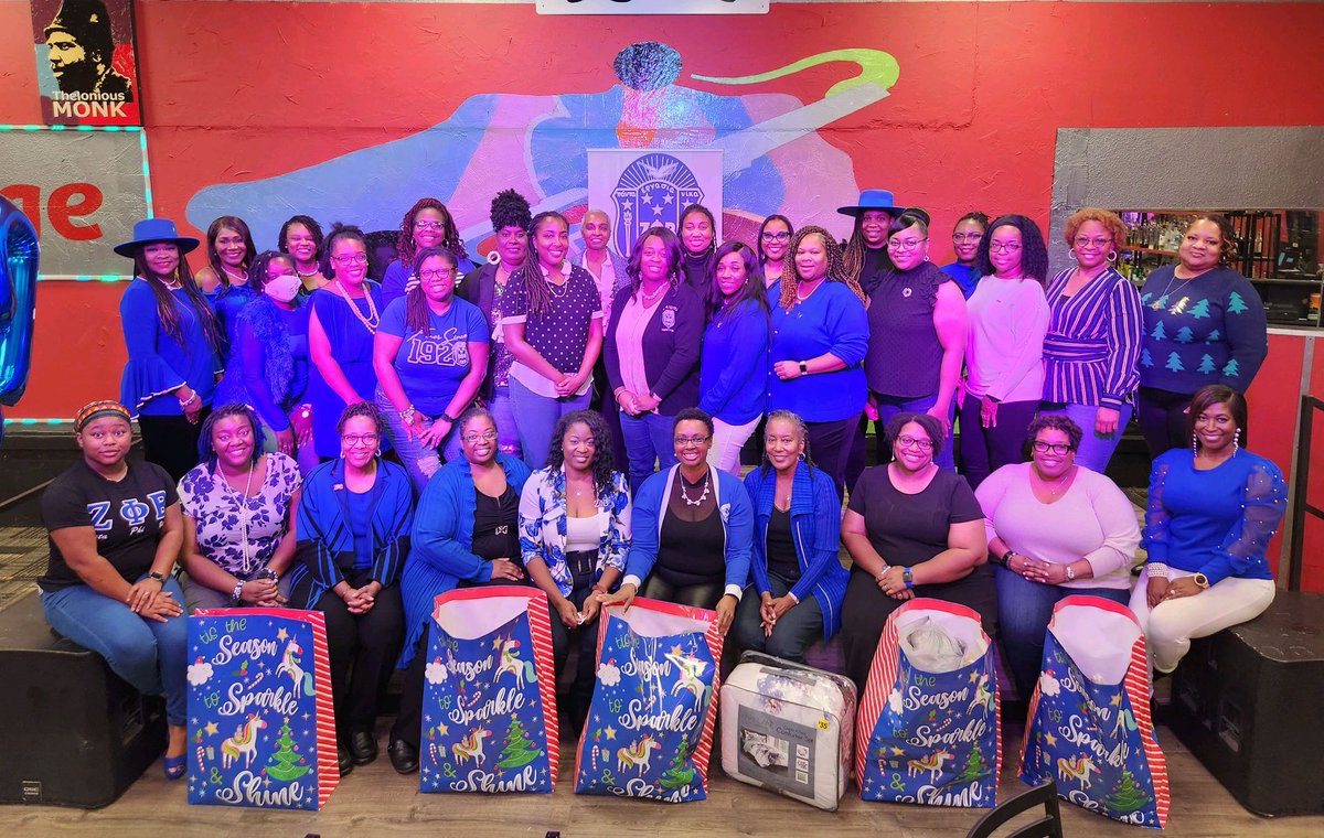 RHEmarkable's tweet photo. The sisterhood is real. I’m thankful to be a part of a family as well as an ever-growing, trailblazing legacy. 

Special shoutout especially to the home team, @fortworthzetas, and the Mighty (and I do mean Mighty) Southern Region. 

#ZPhiB104 #FinerWomanhood https://t.co/BqfTMJjhh6