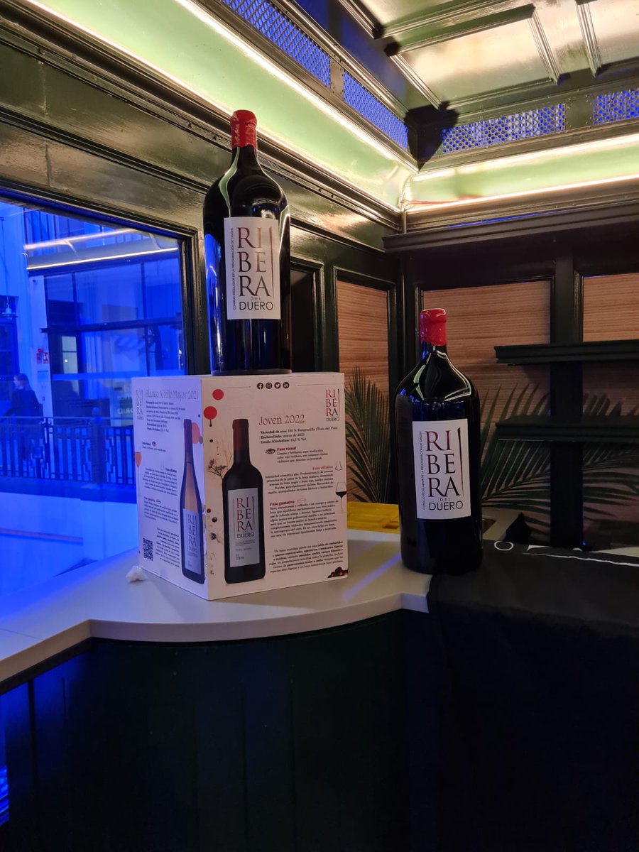 Los vinos de #RiberaDelDuero se alzan esta noche en la gala de los #25PremiosIris.

Tintos, rosados y blancos de nuestra tierra maridan los galardones que otorga la <a href="/academia_tv/">AcademiaTV</a> a los artistas que dan vida a la «pequeña pantalla» 🍷