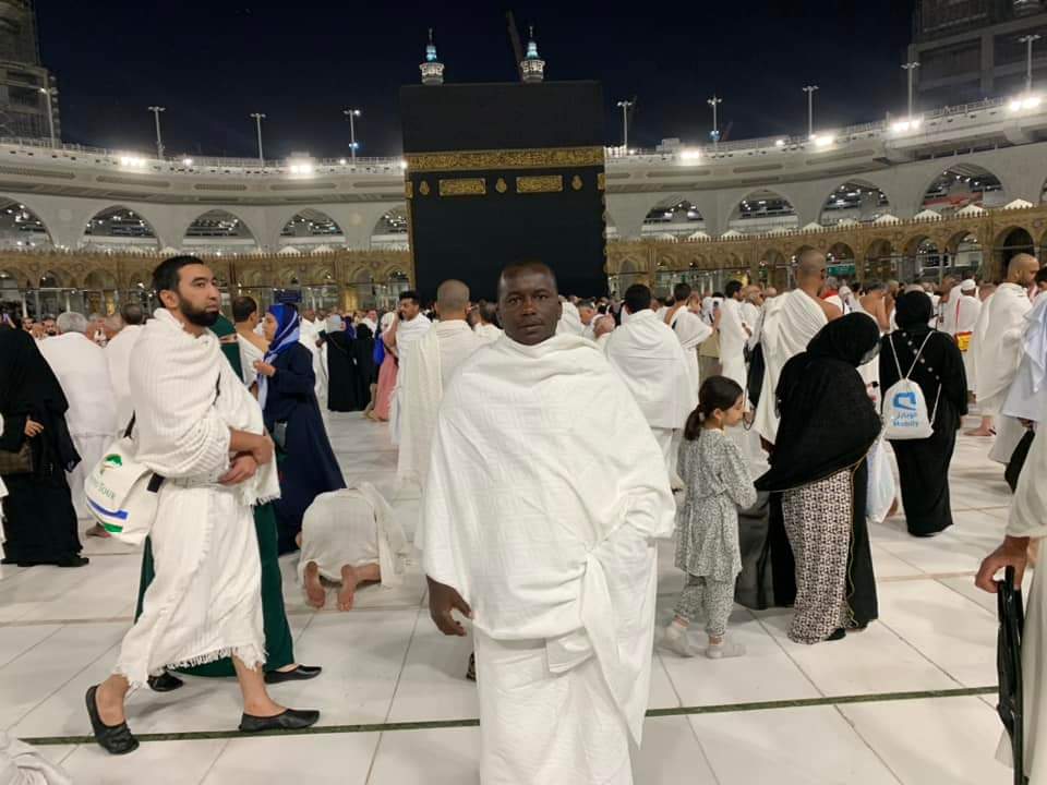 Guineematin's tweet photo. "Labayka ALLAHOUMMA ‘Omra" 🕋 - "Mon Seigneur, je réponds à Ton appel pour accomplir une 'Omra."
Excellente Oumrah à notre DG, Nouhou Balde.
#Choukran 🙏 à SE Dr Fahad Eid ALRSHIDY, Ambassadeur d’Arabie Saoudite🇸🇦 en RG 🇬🇳, de lui avoir offert cette opportunité.
🇬🇳🤝🇸🇦 https://t.co/sLCZvyTUPz