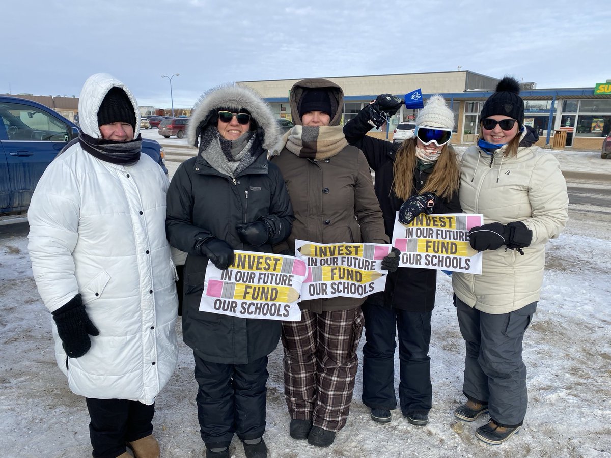Karlasilb's tweet photo. Standing up for public education. Properly fund our schools! ⁦@SaskTeachersFed⁩ https://t.co/6Z0BMHOGSU