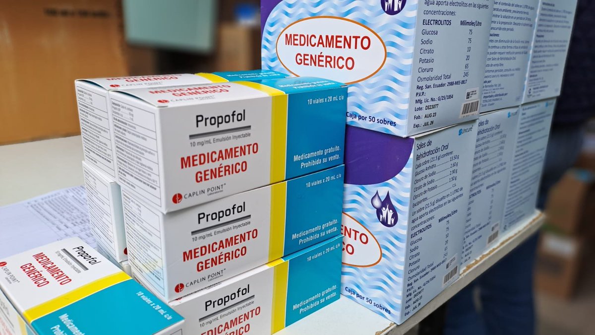 Salud_Loja's tweet photo. .@MPGonzalez01 informó en #CanalSur de @MunicipioDeLoja sobre las acciones ejecutadas en salud para beneficio de los usuarios. Tenemos un abastecimiento de 89% en medicamentos y 94% en dispositivos médicos para cubrir las necesidades en las unidades operativas.
 #EcuadorPrimero https://t.co/8p9HCHpvQb