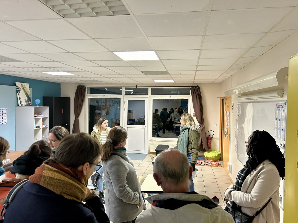 LemaitreEm's tweet photo. Franc succès pour ce 1️⃣ café #PIAL qui a réuni de nombreux participants autour de la thématique des troubles du comportement. 
Échanges riches avec les personnels du #DITEP Le Quengo autour de l’approche pro, l’EMR…
@corinne_gontard @acrennes @emmanuel_ethis  @KatellParant https://t.co/duOyrqfZYk