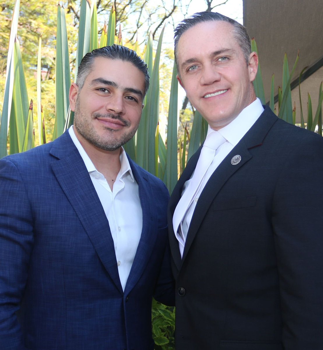 AdrianRubalcava's tweet photo. Cuando trabajamos en equipo los resultados son mejores, juntos trabajaremos para construir un mejor país. Vamos con todo! @OHarfuch https://t.co/EVjAZkdwjV
