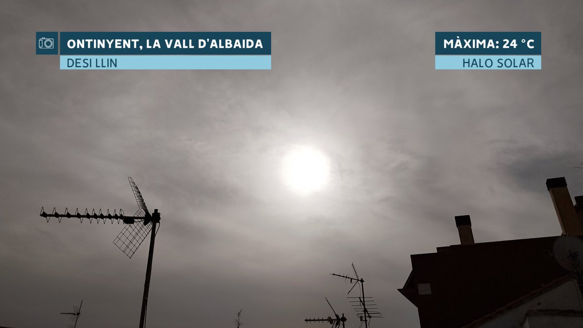 apuntoratge's tweet photo. 📷📷 Un dia més, molts núvols, especialment al centre i nord, i temperatures elevades. Divendres canvia la situació. Bona nit! #maloratge #maltemps https://t.co/Y60XGCDUXg