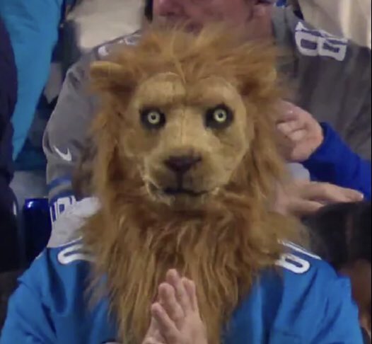 AndrewLussky's tweet photo. @C4SEY85 This guy and the crying guy are the fans of the week.#AllGrit https://t.co/IZBHxHvB0E