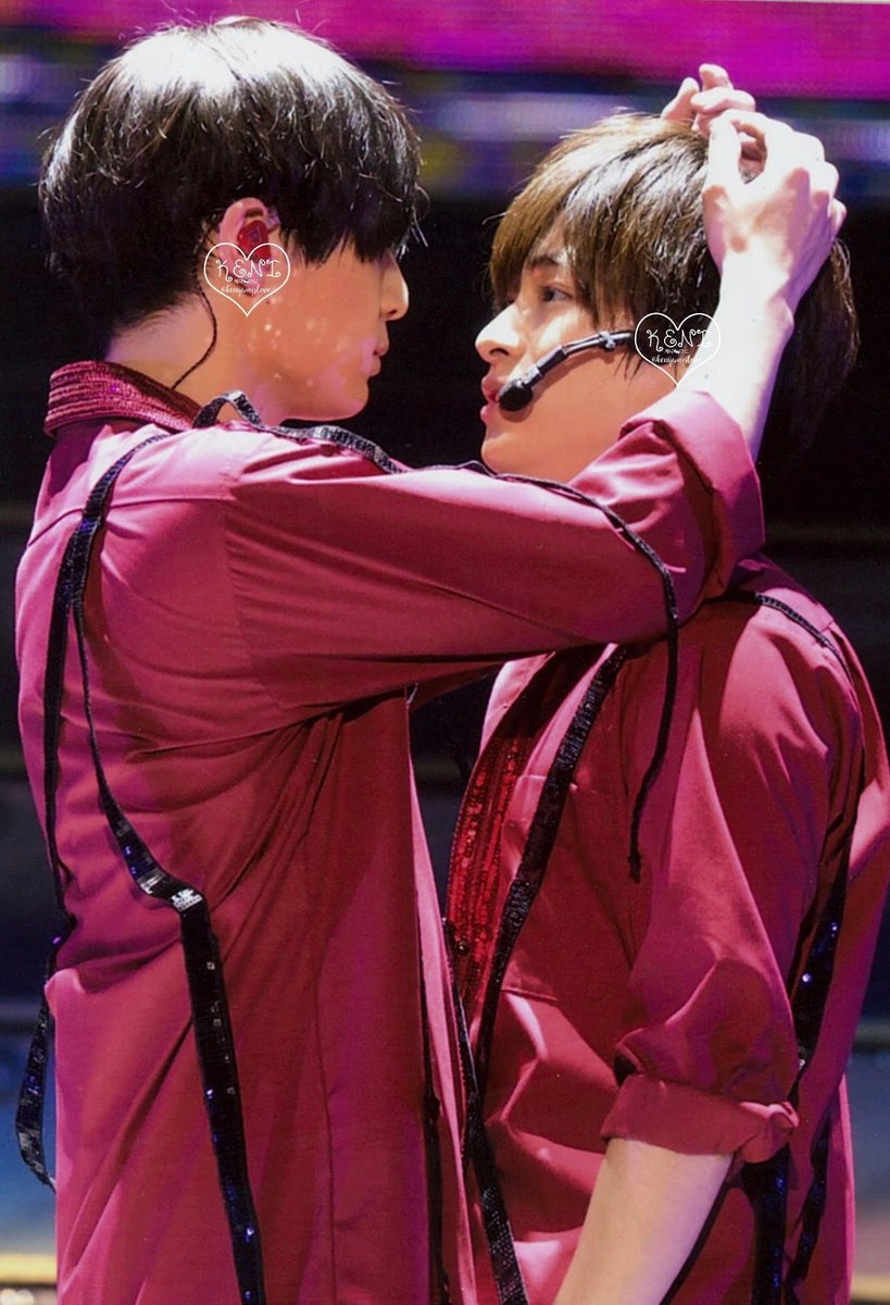 sunrisenippon2's tweet photo. 2011 public confession of Yamada to Chinen
[Jan 16 Fuyu Con in Osaka]
C: What do you think of me?
Y: I LOVE YOU
C: How much do you love me?
Y: It is similar as how big the world is.
C: Then show it.
Y: *runs to the opposite side of the stage and screams* I LOVE YOU CHINEN YURI! https://t.co/QMTLTJ0Ddz