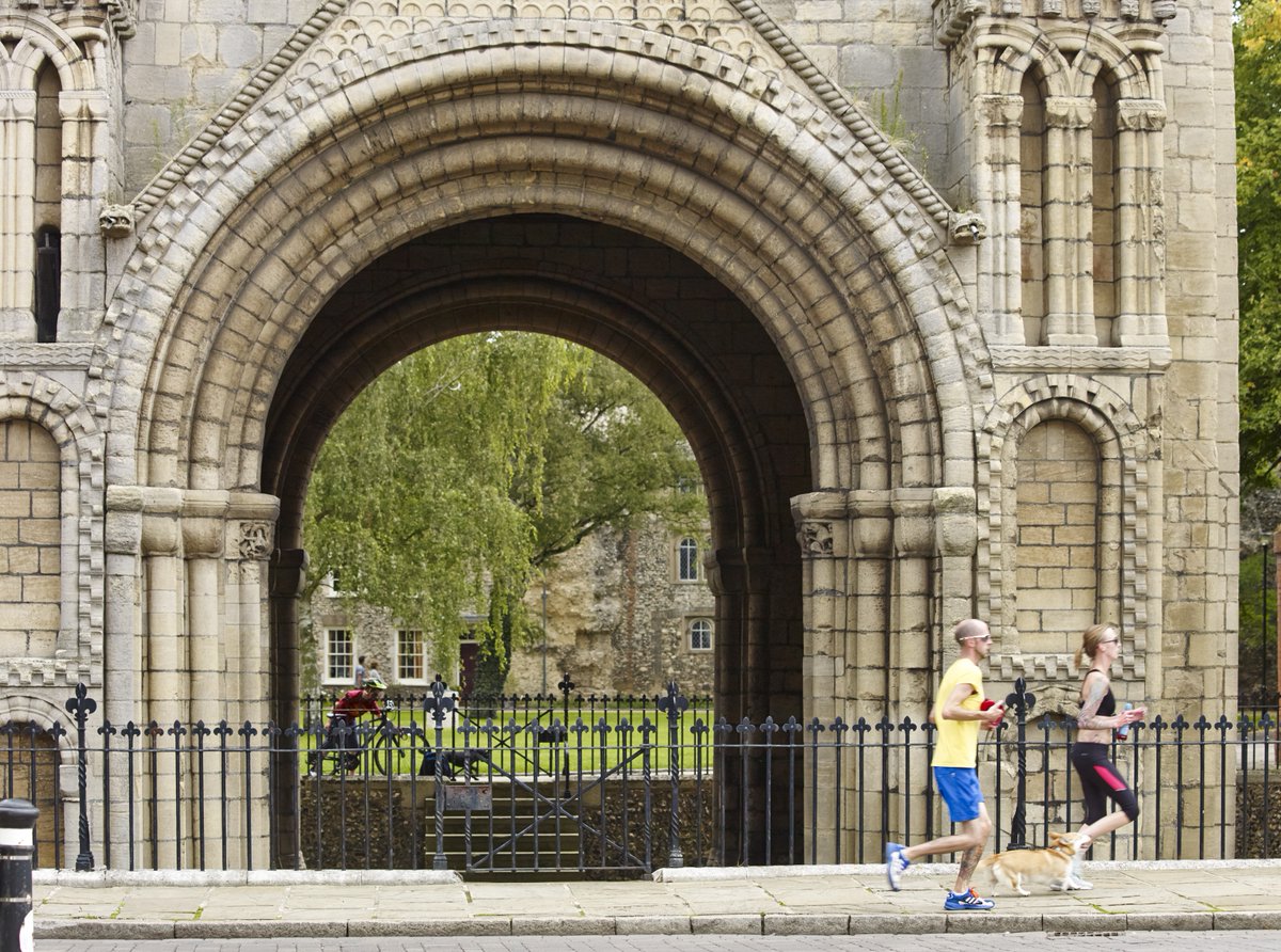 MarhamPark's tweet photo. Ideal for families, Marham Park offers proximity to various primary and secondary #schools, along with independent schools and further education facilities. Discover more here: https://t.co/1z0aySoocm https://t.co/ylcvziwxhI