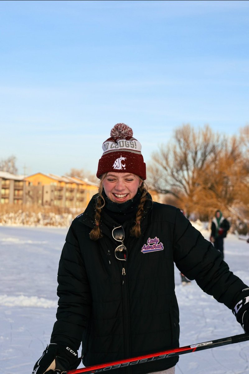 wazzuhockey's tweet photo. Cold weather calls for some pond hockey!🏒 #WAZZU #GoCougs #WSUHockey https://t.co/LtKBTlGIe6