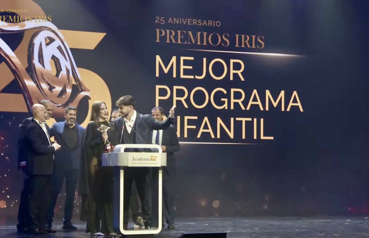 ¡@EnREDa2CS, #PremioIris al Mejor Programa Infantil! 💥💥💥

¡Enhorabuena compañeros! 😍

#PremiosIris #AcademiaTV #Lafamiliadelatele #25PremiosIris