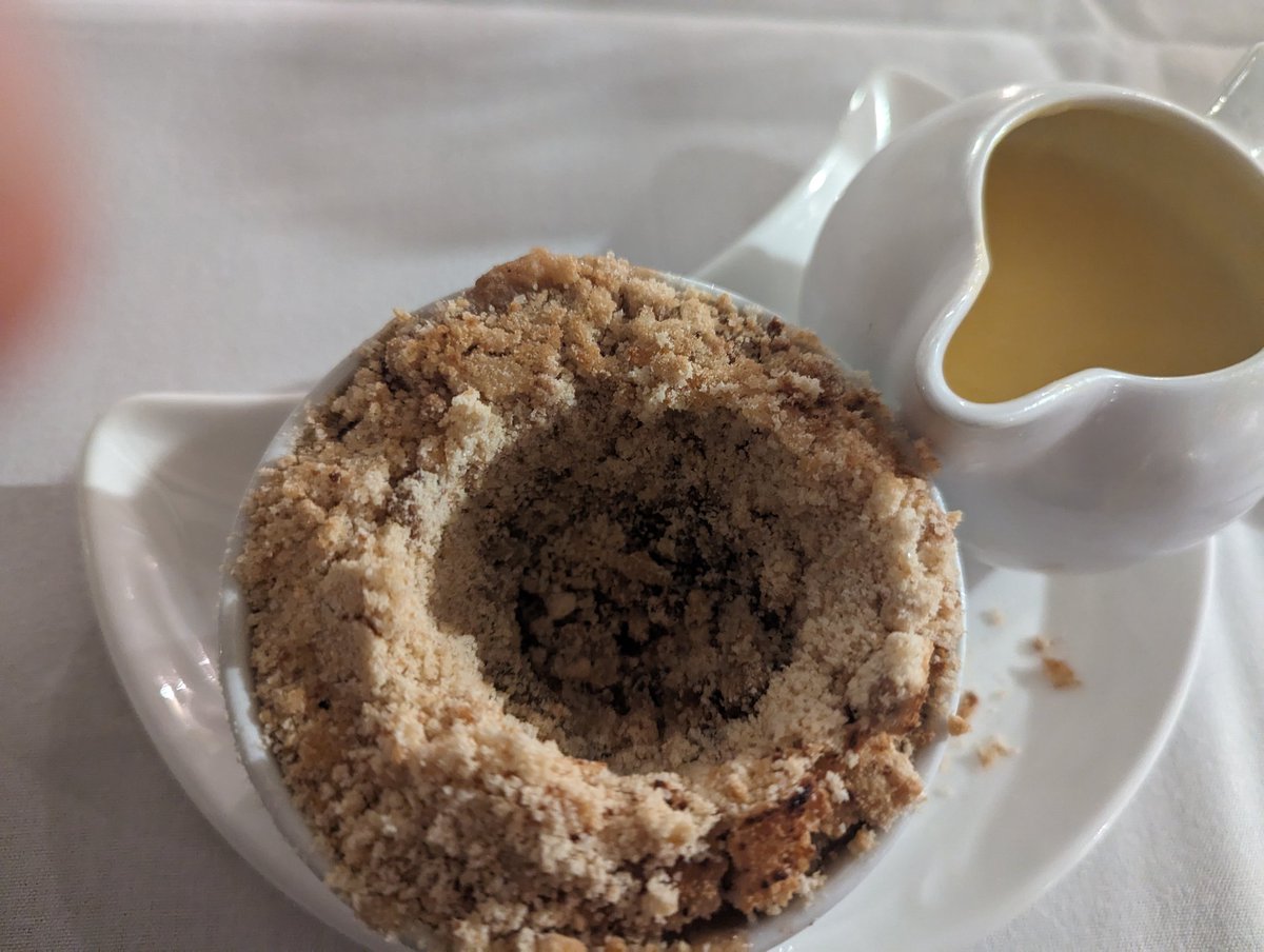 RecyclerBill's tweet image. So exactly where am I meant to pour the #custard?
#FirstWorldProblem
Solution: eat a big spoonful out of the middle first.
#SolutionsNotProblems