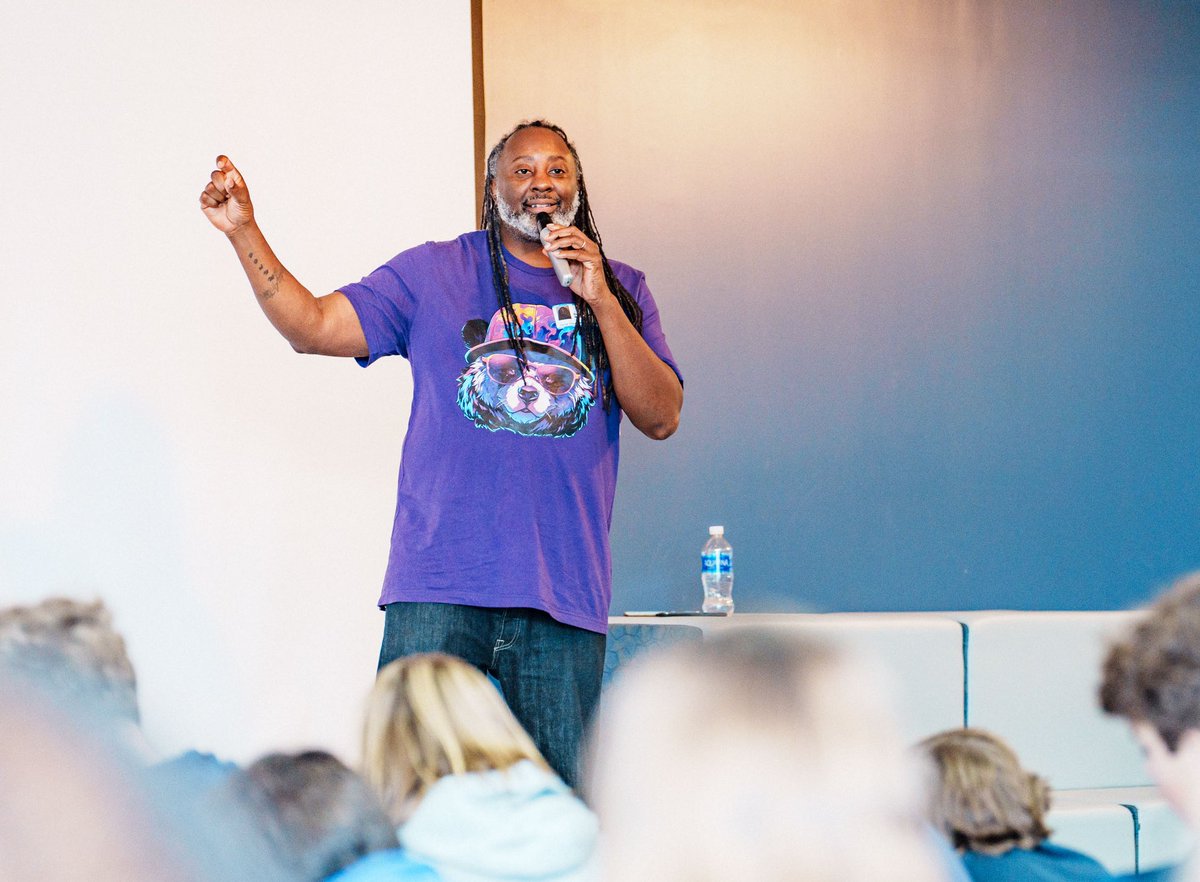 stephensread's tweet photo. Slam poetry Boris Bluz Rogers inspired our students today! https://t.co/MGW5dfQ868