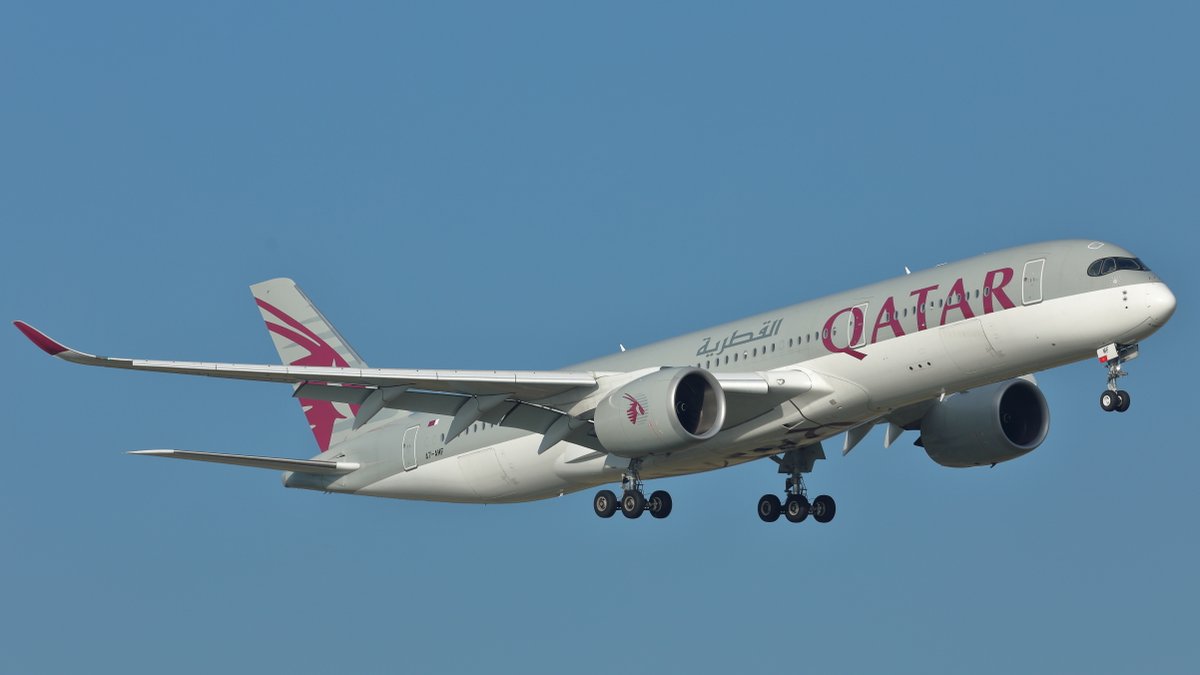 ogspotting's tweet photo. @ogspotting #airbus #lszh #zrhfanphoto #zrhmovements #zuerichairport #quatarairways 
A7-AMF Qatar Airways Airbus A350-900
MSN: 172
Delivered: 09/2018
Zuerich-Airport 16/01/2024 https://t.co/KQYhFrviWL