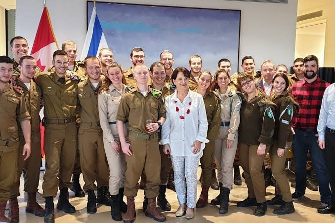 4 years ago today 🇨🇦 Embassy celebrated Canadians fighting in Israeli military. 33 Canadian “lone soldiers” serving in IOF participated in a “pizza party” organized by ambassador Deborah Lyons who told them “we at the embassy are very proud of what you’re doing” #CFPhistory
