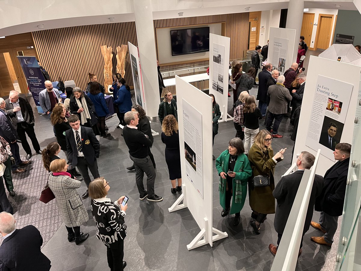 Wonderful launch tonight of 'He Made Hope and History Rhyme' exhibit. It celebrates John Hume’s contribution to peace and the EU. You can visit the exhibit until 29 March, @UlsterUni Derry~Londonderry campus, MU building @INCOREinfo @humefoundation