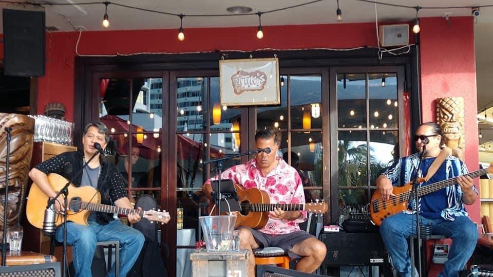 tikisgrill's tweet photo. Feel the aloha with our Live Music offered daily! 🌺 🎶 🎤 

Find out more about who’s playing and best times to schedule your visit with our Music Calendar 🎼 🗓️: https://t.co/tEIS2M177Q https://t.co/jLxM8DFA2r