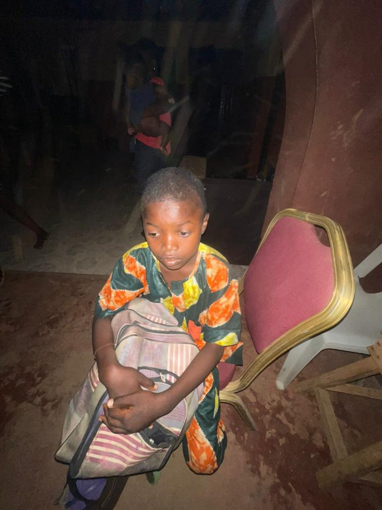 BolajiMurewa's tweet image. This little boy was found around Sango Ibadan looking for his mother. He said his mother ran to safety after the loud bang and vibration in Ibadan an hour ago. His name is Sotannde Kodir. Kindly share until someone who recognizes him sees him.