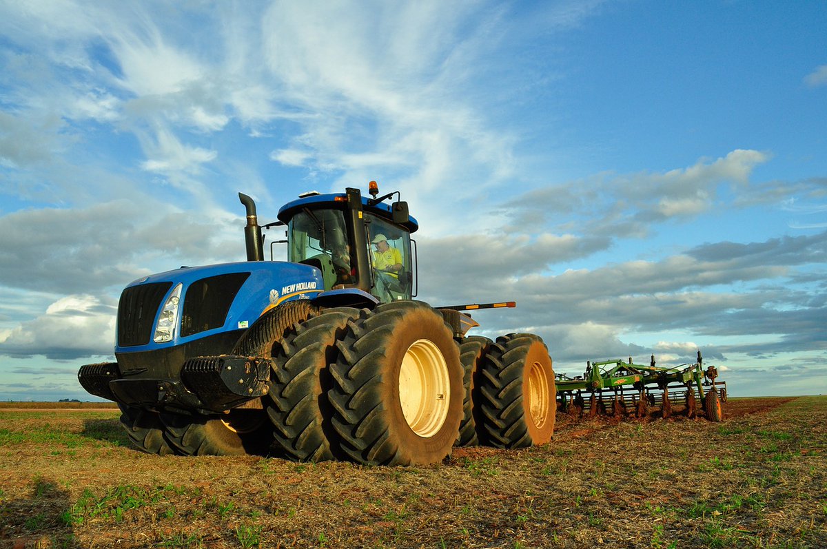 cnaVdA's tweet photo. 🚀 La #RaVdA ha pubblicato un nuovo bando per finanziare l'aggiornamento dei macchinari agricoli e promuovere l'agricoltura di precisione. 
Scopri i dettagli e le scadenze per presentare la tua domanda ➡️
https://t.co/TQWv5v9Fnz https://t.co/s0dm9G6lW8