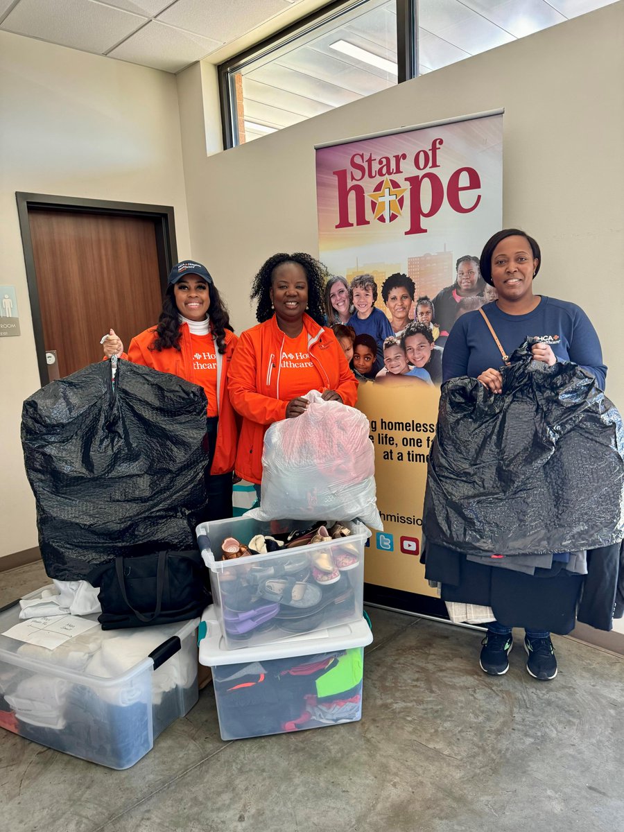 HCAHouston's tweet photo. #HCACares In honor of #MLKDay of Service, our Black Colleague Network, The Voice, came together for a service project at @StarOfHope - a homeless shelter for women, men, and children. Our colleagues served lunch and donated more than 600 items of clothing and shoes! https://t.co/LcQBScXuZk