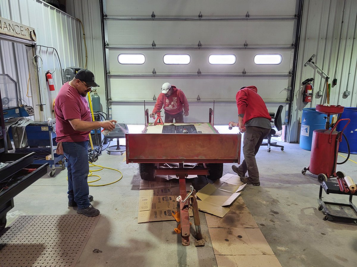 Cordlwalker's tweet image. The guys had some fun bringing this 20 year old trailer back to life with the negative temps hanging around. Bertha will be perfect for adding back to some bunker edges and moving sod around! Big thanks to our mechanic Jesús on this one!